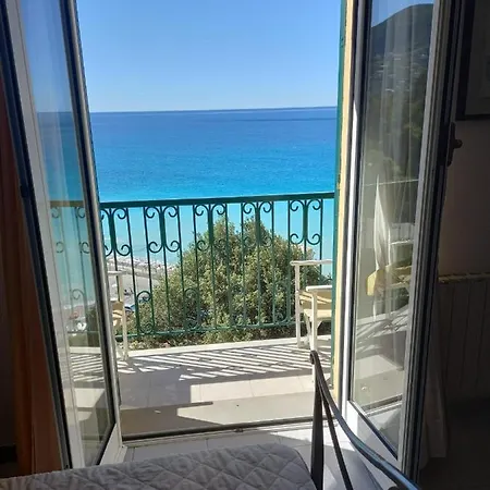 Leopold Hotel 3*