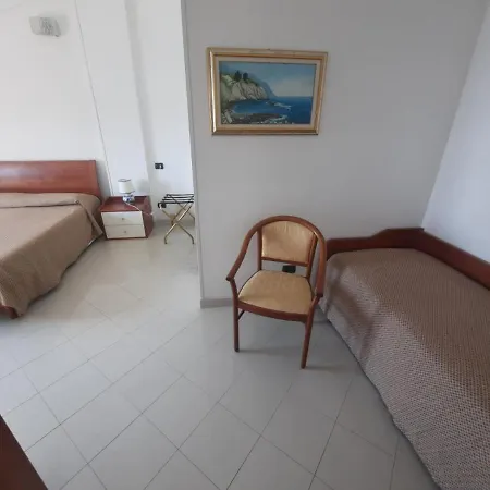 Leopold Hotel 3*