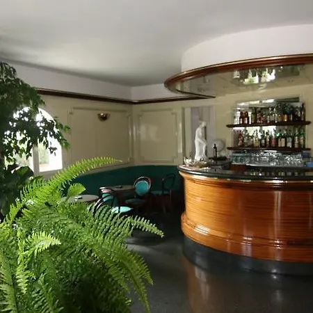 Leopold Hotel 3*