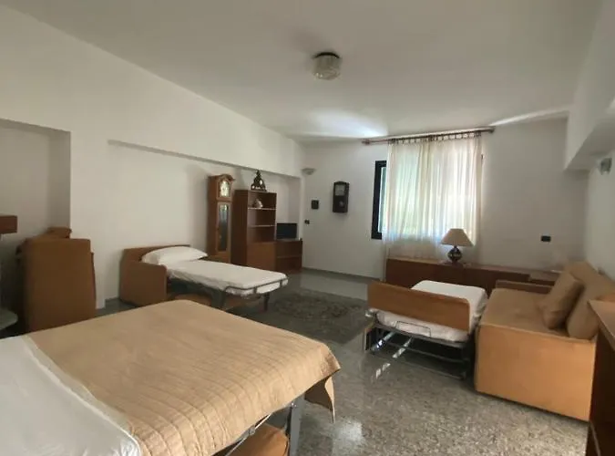 Leopold 3* 모네글리아