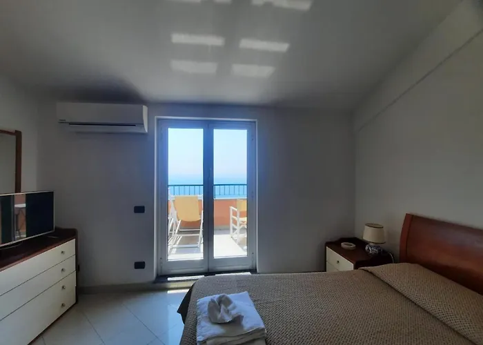 Leopold 3* 모네글리아